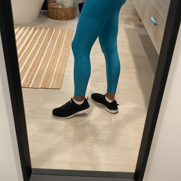 🌊APL TechLoom Phantom Women’s size 10 Black Sneakers🌊 - Picture 3 of 7